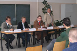 Herr Bredenkamp, JVA Herford; Herr Potrick, JVK Fröndenberg; Herr Höfgen, JVSchule NRW, Herr Fraikin, Leiter der JVSchule NRW Herr Bredenkamp, JVA Herford; Herr Potrick, JVK Fröndenberg; Herr Höfgen, JVSchule NRW, Herr Fraikin, Leiter der JVSchule NRW