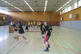 Die Mannschaft der Justizvollzusschule NRW auf dem Spielfeld Die Mannschaft der Justizvollzusschule NRW auf dem Spielfeld
