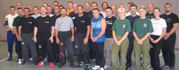 Gruppenbild - Teilnehmer und Ausbilder Gruppenbild - Teilnehmer und Ausbilder