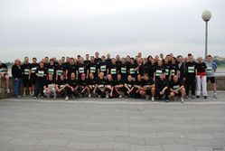 Gruppenfoto mit allen Beteiligten Gruppenfoto mit allen Beteiligten
