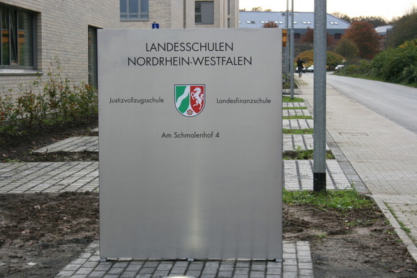Schild der Landesschulen Nordrhein-Westfalen
