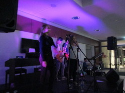 Band auf Bühne Band auf Bühne