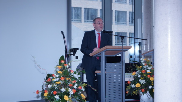 Der Finanzminister der Landes NRW, Dr. Norbert Walter-Borjans am Rednerpult